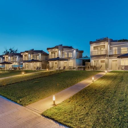 V Luxury Apartments Posidi エクステリア 写真