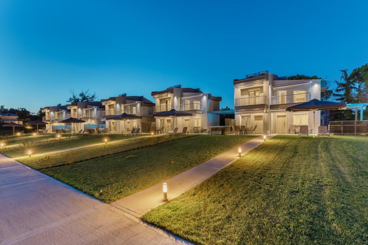 V Luxury Apartments Posidi エクステリア 写真