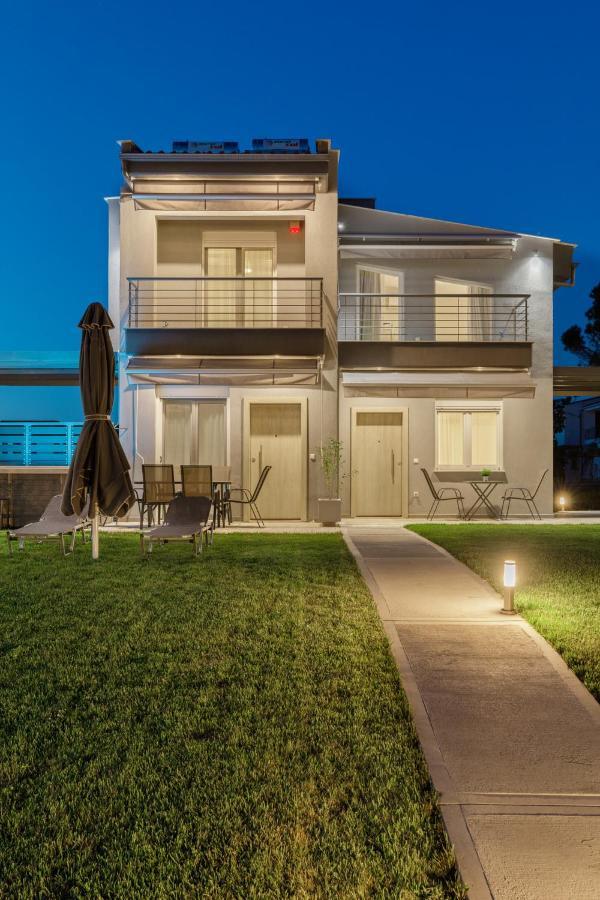 V Luxury Apartments Posidi エクステリア 写真