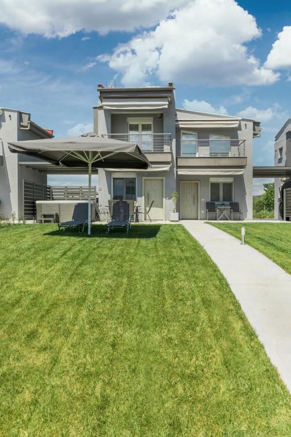 V Luxury Apartments Posidi エクステリア 写真