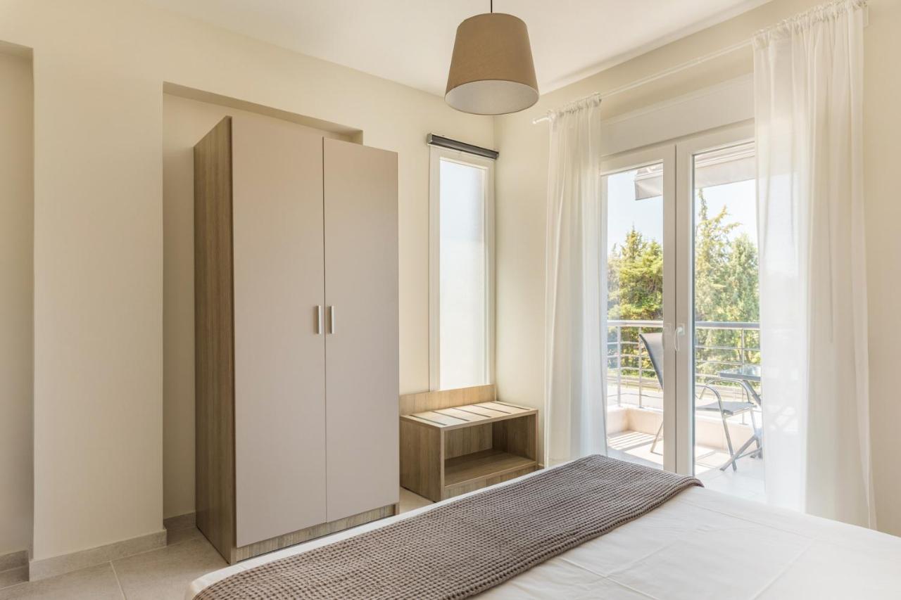 V Luxury Apartments Posidi エクステリア 写真