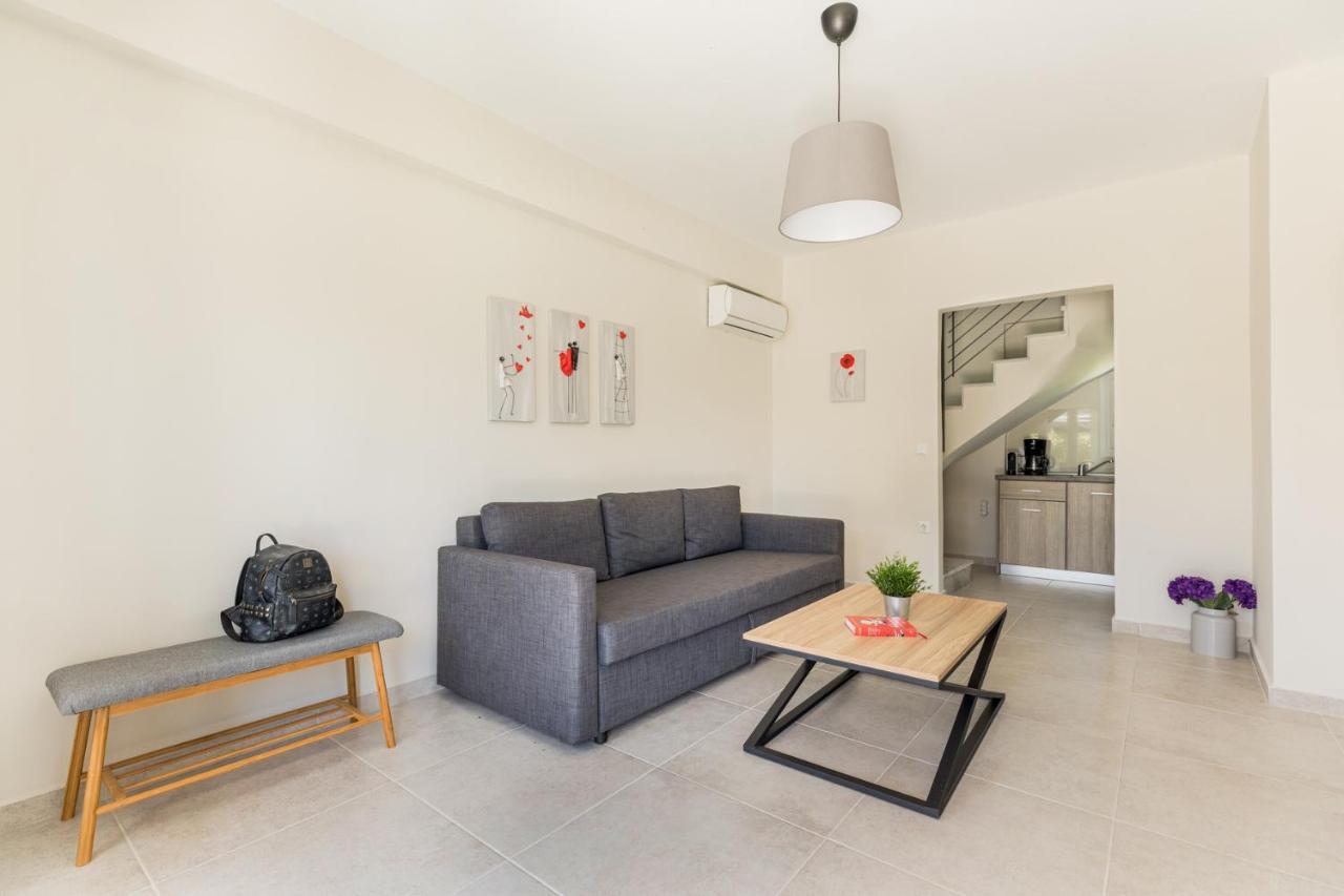 V Luxury Apartments Posidi エクステリア 写真