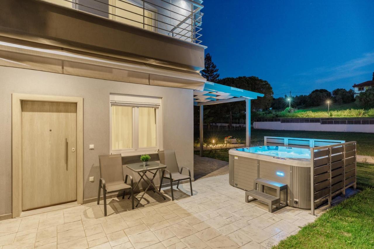 V Luxury Apartments Posidi エクステリア 写真