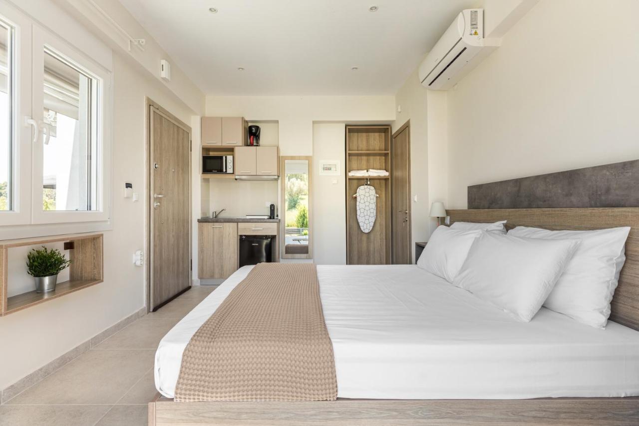 V Luxury Apartments Posidi エクステリア 写真